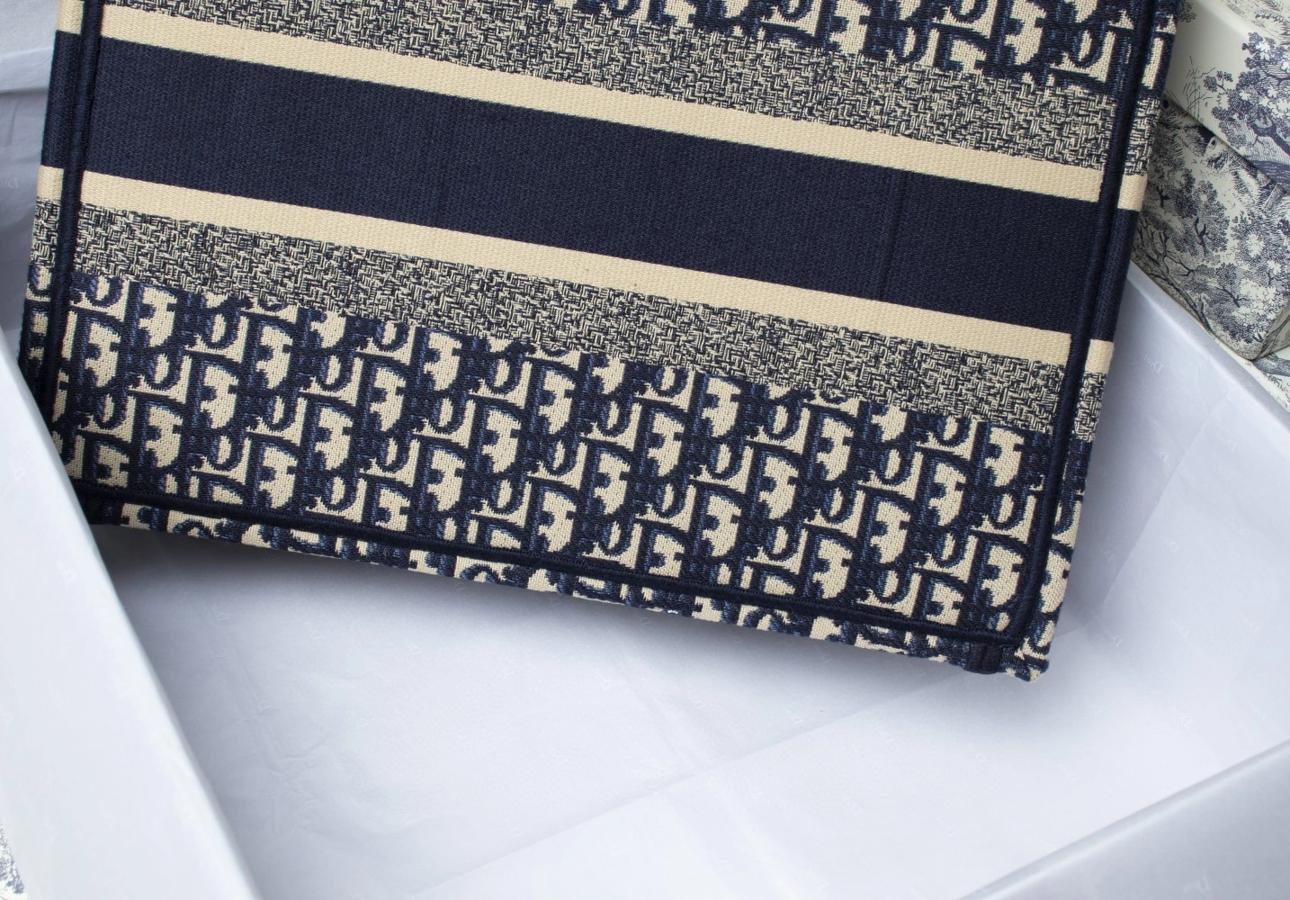 M1296ZRIW Dio.r Book Tote item : BT-B018B2135
